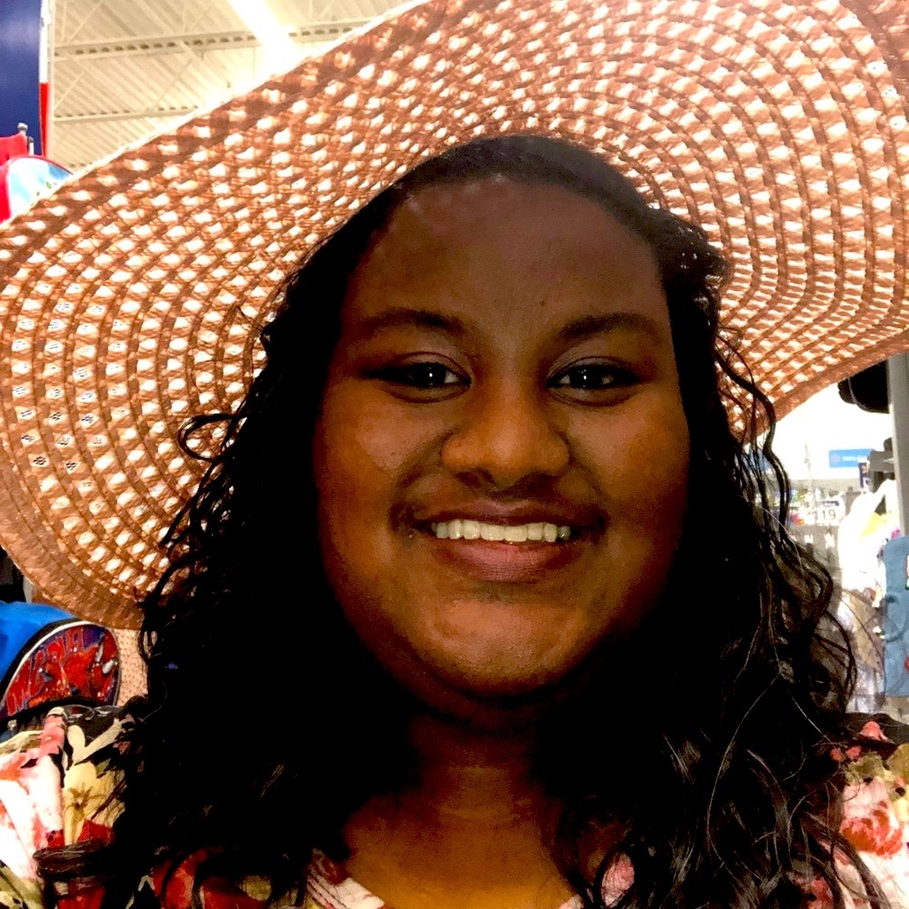 Meet your Posher, Abigail